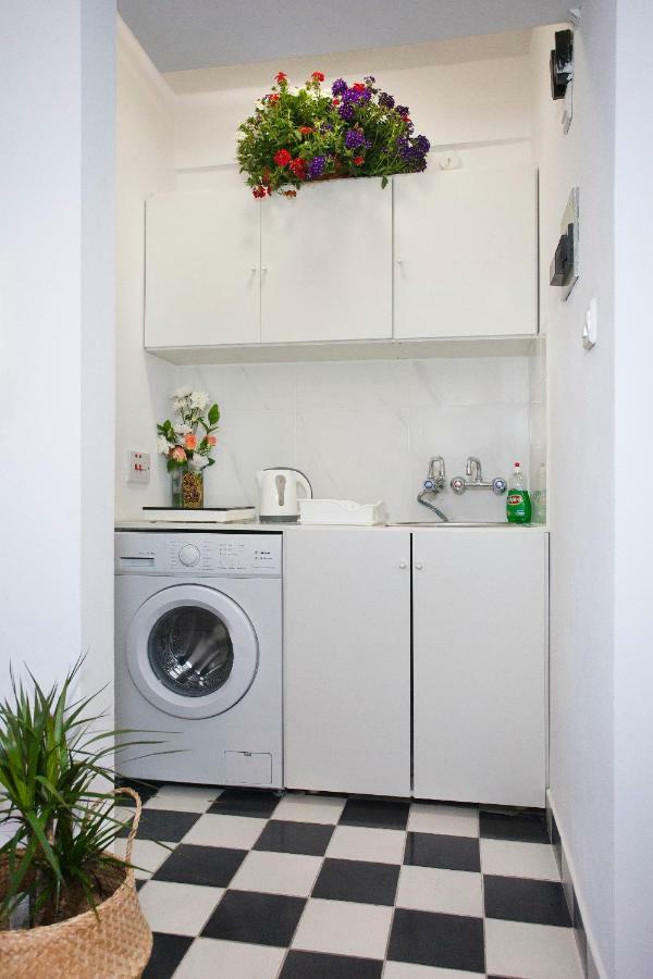 Poseidon Boutique Apartment 2 ลิมาซอล ภายนอก รูปภาพ
