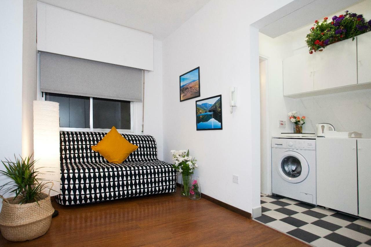 Poseidon Boutique Apartment 2 ลิมาซอล ภายนอก รูปภาพ